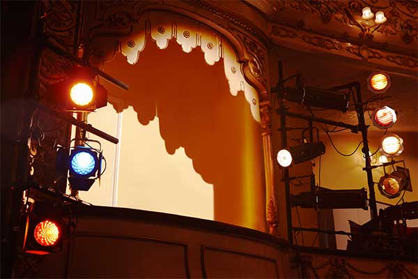 stage lighting in theater