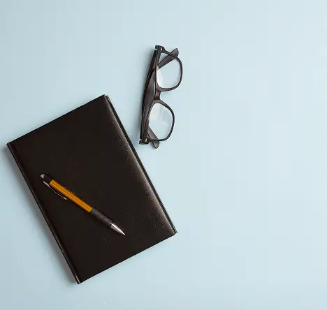 top-view-closed-notebook - img new