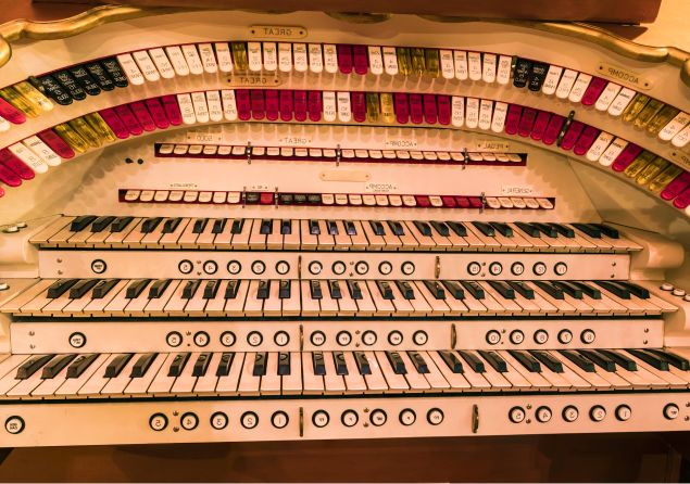 giant theater organ