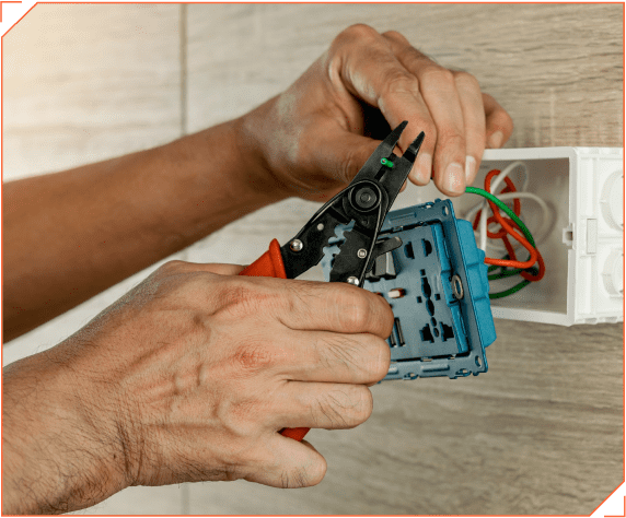 assesthe-wiring-and-outlets-image