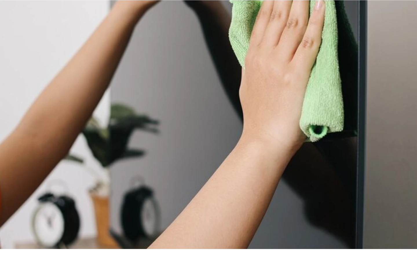 Safe cleaning products for outdoor electronics image_