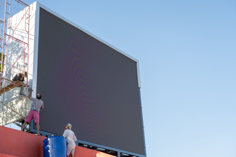 giant-led