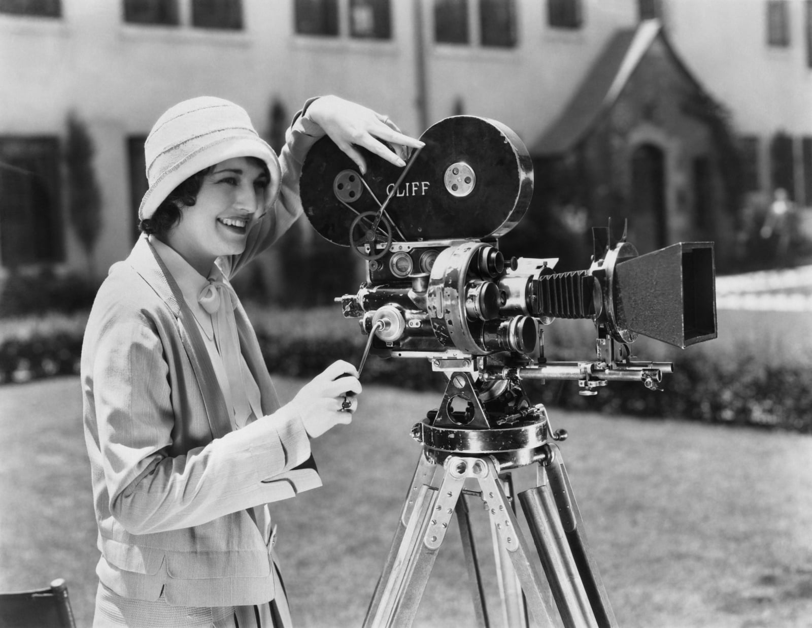 women-film-intro